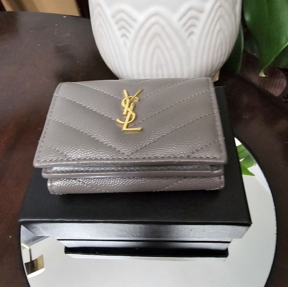 #0530-0740 - Picture 5 of 5